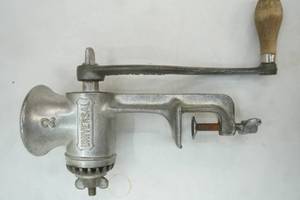 lot 288 image: vintage Universal 2 meat grinder