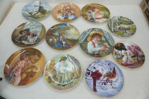 lot 306 image: Vintage Collectible Plates