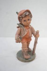 lot 308 image: Vintage 10 Ceramic Hummel-Type Statue