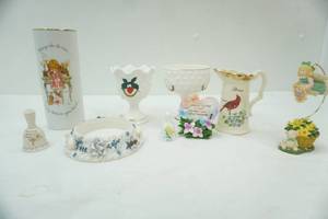 lot 322 image: Vintage Ceramic Collectibles lot