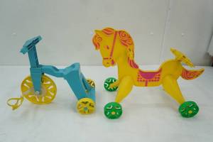lot 335 image: Vintage 1967 Mattel Tippee Toes doll riding horse & tricycle