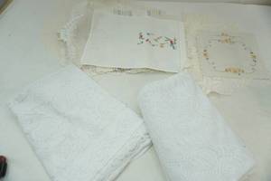 lot 343 image: Vintage Doilies and Table Linens