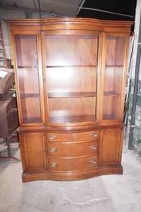 lot 365 image: Vintage 1950s Bassett Mahogany bow-front China Cabinet 68tall