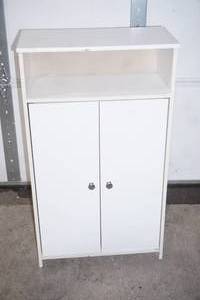 lot 375 image: white pressed wood cabinet 19.5Wx9.5Wx34D