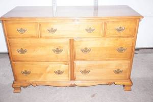 lot 376 image: Vintage Chest of Drawers (on wheels) 50.5Lx19Dx32H