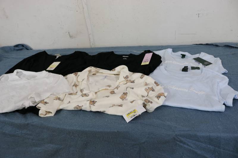 lot 626 image: 6 Size S womens tops new with tags...