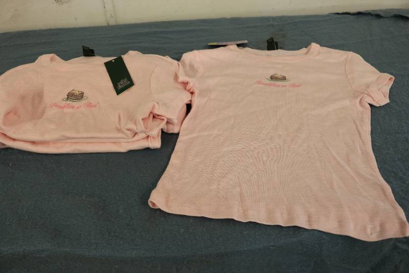 lot 629 image: 6 Size M womens tops new with tags...