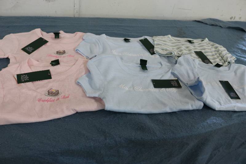 lot 655 image: 6 Size XXS and XS womens tops new ...