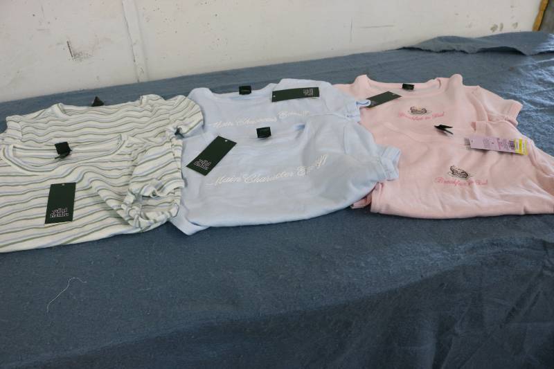 lot 661 image: 6 Size S womens tops new with tags...