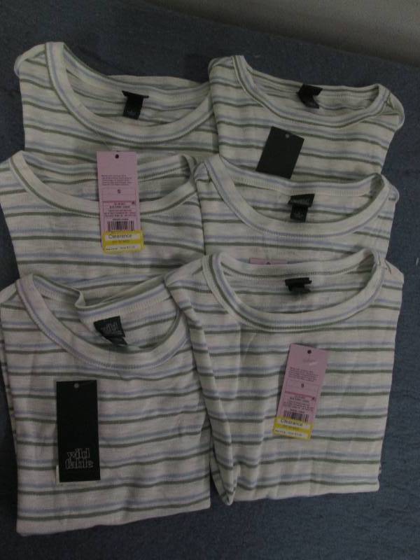 lot 693 image: 6 size small womens t-shirts...