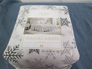 lot 8 image: Lenox King size 6 piece flannel she...