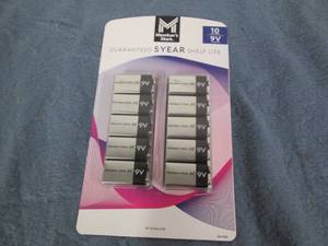 lot 11 image: 10 9 Volt batteries...