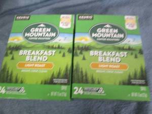 lot 47 image: 2 Green Mountain Keurig light roast...