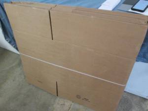 lot 56 image: 10 24 x 18 x 18 boxes, minor damag...