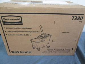 lot 99 image: Rubbermaid 31 qt mop bucket...
