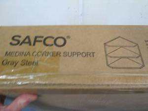 lot 100 image: Safco corner support Gray steel...