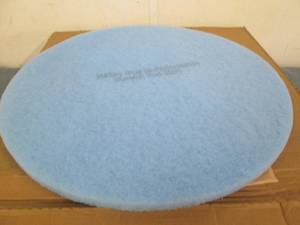 lot 116 image: 3M Sky blue 27 burnishing pads. 5 ...