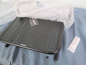 lot 120 image: 2 Mind Reader desk risers, sturdy b...