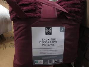 lot 169 image: 2 Faux fur decorative pillows...