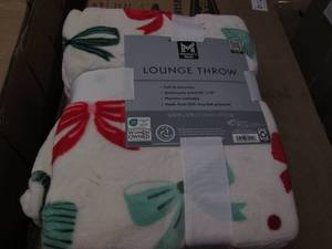 lot 173 image: 60 x 70 Lounge throw...