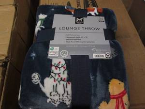 lot 174 image: 60 x 70 Lounge throw...