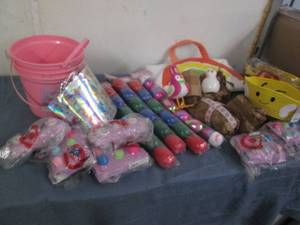 lot 178 image: Large assortment of Easter and Spri...