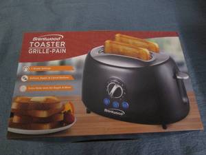 lot 185 image: Brentwood toaster...