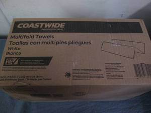 lot 188 image: 16 Packs of 250 white multifold tow...