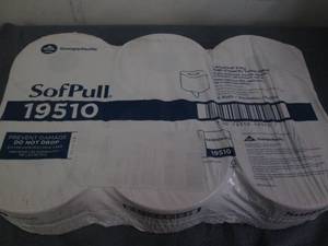 lot 194 image: 6 Rolls centerpull 2 ply high capac...
