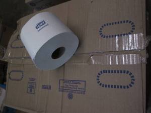 lot 198 image: 36 Rolls Tork high capacity bath ti...