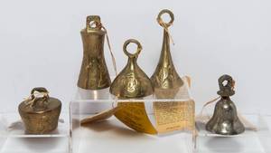 lot 40 image: Set of 5 Vintage Sarna Brass Bells