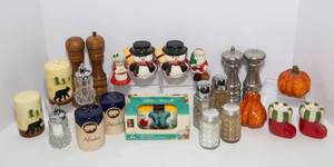 lot 44 image: Collection of Salt and Pepper Shakers