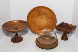 lot 60 image: Wooden Serving TraysBowls