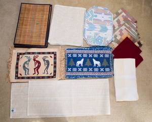 lot 71 image: Unique Placemats - 5 Sets