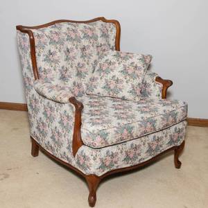 lot 84 image: Vintage French Provincial Style Chair