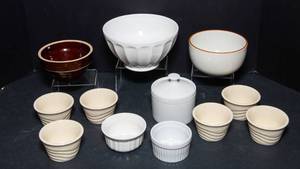 lot 119 image: Cream Colored Bakingware