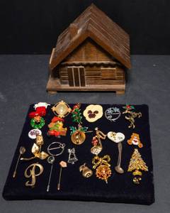lot 122 image: Cabin Jewelry Box and Brooch Collection