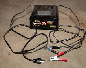 lot 169 image: Schumacher Built 4 Charging Battery Charger, 12 Volt, 10 Amps