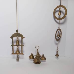 lot 191 image: Brass Wind Chimes and Brass Bell