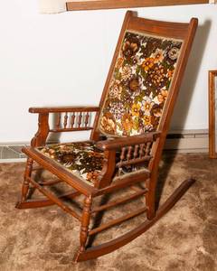 lot 220 image: Vintage Rocking Chair