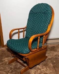 lot 210 image: Wooden Rocking Chair