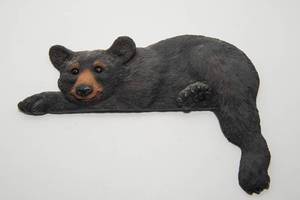 lot 223 image: Over the Door Bear Wall Hanging