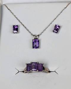 lot 218 image: 10K White Gold & Purple Stone Jewelry Set  Necklace, Ring & Earrings