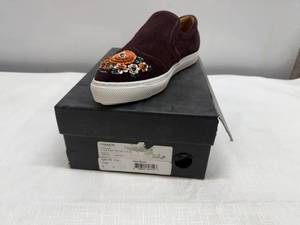 lot 1 image: MM. Size 8 Coach Cap Toe Split Suede