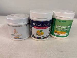 lot 31 image: MMM. 3x Powder Hydration