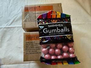 lot 320 image: SSS. 4x4ct- 8oz Bags Shimmer Gumballs-Pink