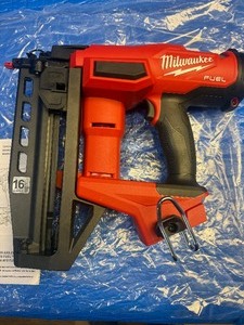 Brand New ! Milwaukee M18 FUEL 16-Gauge Straight Finish Nailer (Model 3020-20)