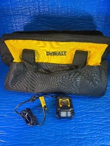 Dewalt DC 81102 Charger and Tool Bag