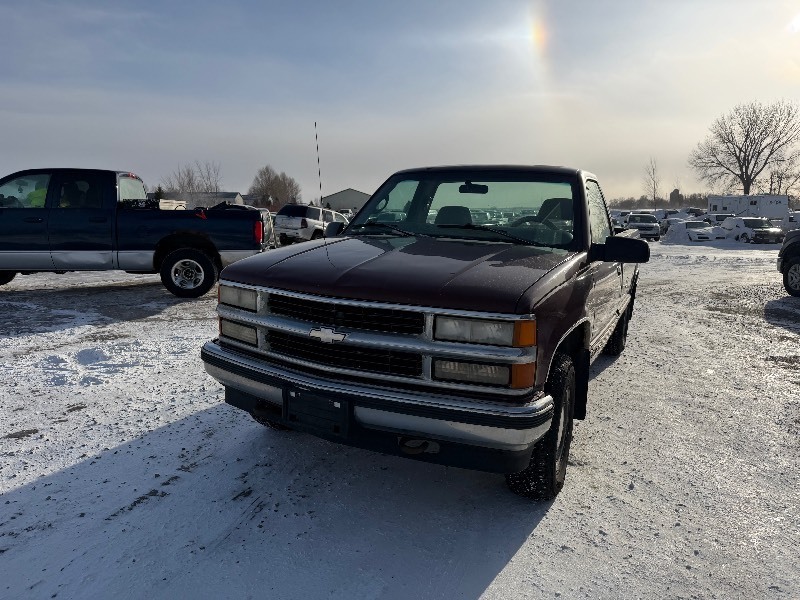 lot 15 image: 1998 Chevrolet 1500 4X4