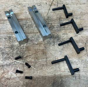 lot 208 image: Yost MV-5 Replacement Multi Jaw Kit Msrp $26.99